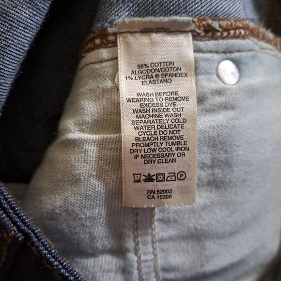 DKNY Women's Coated Dirty Blue Denim Capri Jeans Multi Seams Zipper Calf Sz 11 - Picture 7 of 7